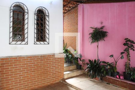 Garagem de casa à venda com 5 quartos, 520m² em Granja Carolina, Cotia