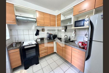 Cozinha de apartamento à venda com 2 quartos, 56m² em Jardim Samambaia, Jundiaí