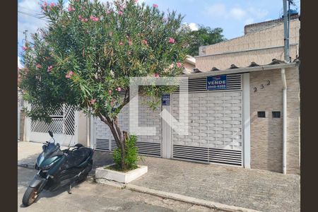 Fachada de casa à venda com 4 quartos, 129m² em Vila Sabrina, São Paulo