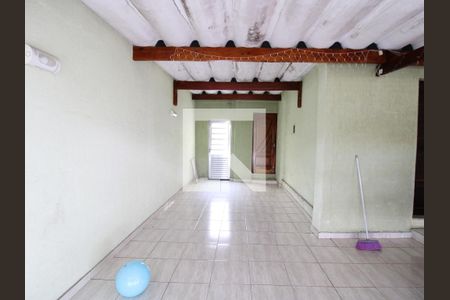 Garagem de casa à venda com 4 quartos, 129m² em Vila Sabrina, São Paulo