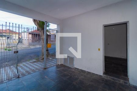 Garagem de casa à venda com 5 quartos, 210m² em Vila Lucia, São Paulo