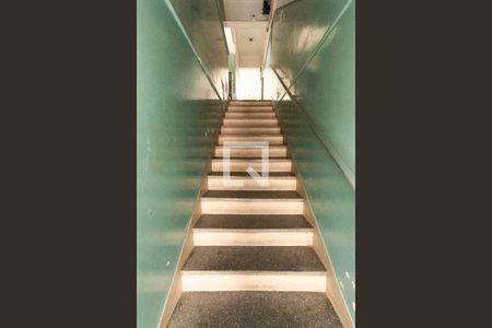 Escada de apartamento à venda com 2 quartos, 84m² em Vila Guilherme, São Paulo