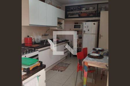 Casa à venda com 3 quartos, 200m² em Vila Cordeiro, São Paulo