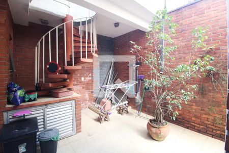 Área comum de casa à venda com 3 quartos, 220m² em Jardim Umuarama, São Paulo