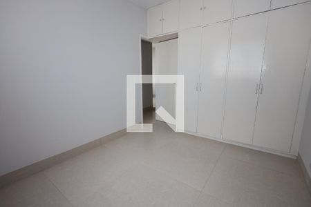 Quarto 2 de apartamento para alugar com 2 quartos, 60m² em Setor Bueno, Goiânia