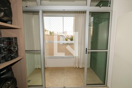Sala de apartamento para alugar com 3 quartos, 90m² em Santa Tereza, Belo Horizonte