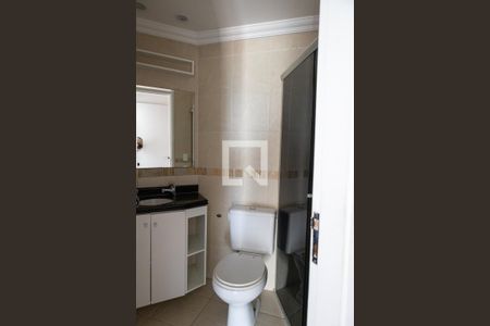 Banheiro de apartamento à venda com 3 quartos, 72m² em Vila Isa, São Paulo