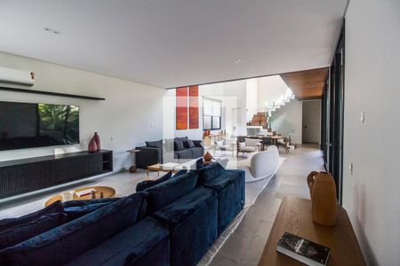 Sala de TV de casa à venda com 5 quartos, 537m² em Residencial Tambore III, Santana de Parnaíba