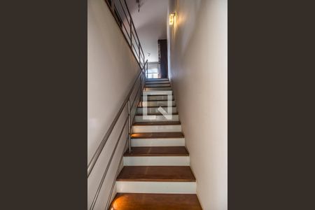 Escada de casa à venda com 4 quartos, 318m² em Residencial Dois (Tambore), Santana de Parnaíba