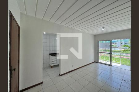 Sala de apartamento para alugar com 2 quartos, 65m² em Vargem Pequena, Rio de Janeiro