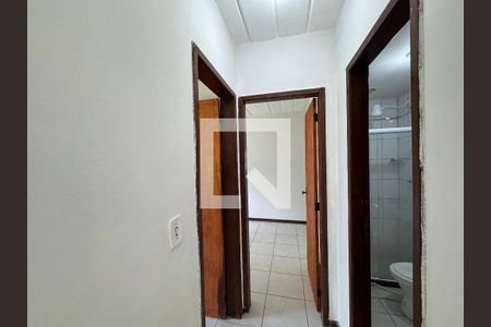Corredor de apartamento para alugar com 2 quartos, 65m² em Vargem Pequena, Rio de Janeiro