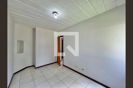 Quarto 1 de apartamento para alugar com 2 quartos, 65m² em Vargem Pequena, Rio de Janeiro