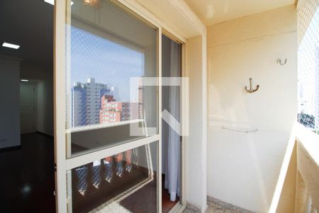 Varanda de apartamento à venda com 2 quartos, 60m² em Moema, São Paulo