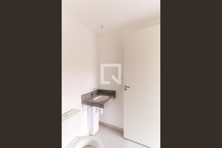 Banheiro de kitnet/studio para alugar com 1 quarto, 24m² em Belenzinho, São Paulo