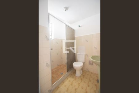 Banheiro de apartamento para alugar com 1 quarto, 56m² em Jardim Alcântara, São Gonçalo