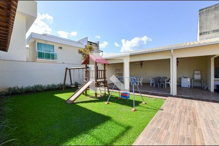 Casa à venda com 3 quartos, 250m² em Itaipu, Niterói