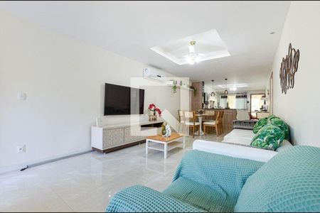 Casa à venda com 3 quartos, 250m² em Itaipu, Niterói