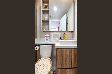 Banheiro de apartamento à venda com 2 quartos, 36m² em Vila Baby, São Paulo