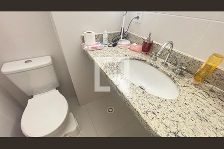 Banheiro de apartamento à venda com 2 quartos, 57m² em Vila Valparaíso, Santo André