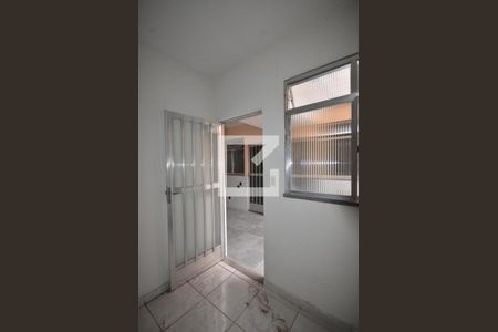 Cozinha de kitnet/studio para alugar com 1 quarto, 15m² em Bento Ribeiro, Rio de Janeiro