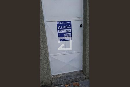 Placa instalada de kitnet/studio para alugar com 1 quarto, 15m² em Bento Ribeiro, Rio de Janeiro