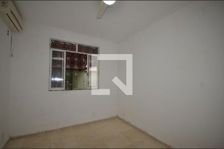 Quarto 1 de casa para alugar com 2 quartos, 70m² em Marechal Hermes, Rio de Janeiro