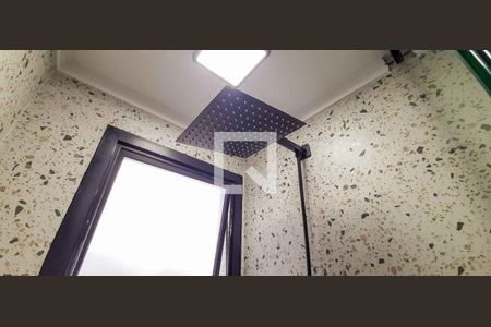 Banheiro de apartamento para alugar com 2 quartos, 51m² em São Pedro, Osasco