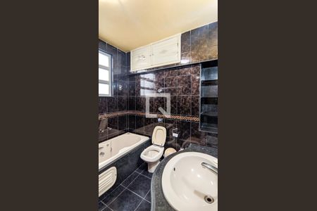 Banheiro de apartamento à venda com 4 quartos, 180m² em Centro, Belo Horizonte