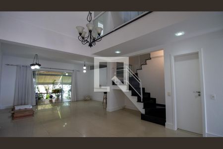 Sala de casa de condomínio para alugar com 5 quartos, 270m² em Recreio dos Bandeirantes, Rio de Janeiro
