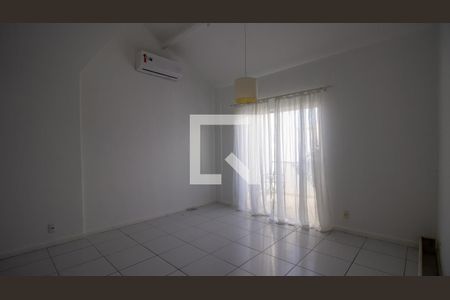 Banheiro da Suíte 1 de casa de condomínio para alugar com 5 quartos, 270m² em Recreio dos Bandeirantes, Rio de Janeiro