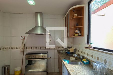 Cozinha de casa de condomínio à venda com 4 quartos, 180m² em Badu, Niterói