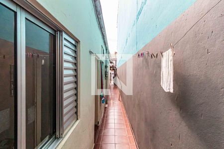 Corredor lateral de casa à venda com 2 quartos, 320m² em Vila Sao Luis, São Paulo