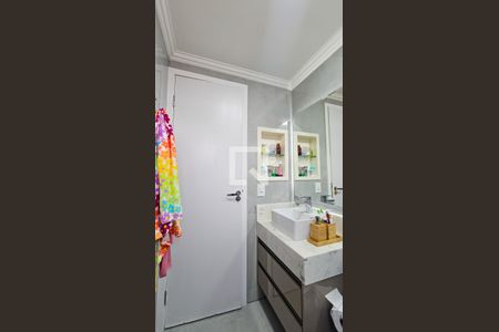 Banheiro de apartamento à venda com 2 quartos, 53m² em Jardim Umuarama, São Paulo