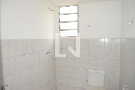 Banheiro de apartamento para alugar com 2 quartos, 50m² em Paulo Vi, Belo Horizonte