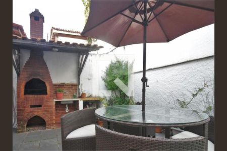 Casa à venda com 4 quartos, 250m² em Jardim Lar Sao Paulo, São Paulo