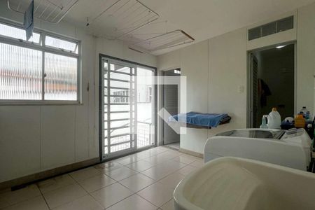 Casa à venda com 7 quartos, 440m² em São Lucas, Belo Horizonte