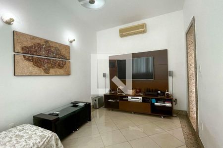 Casa à venda com 7 quartos, 440m² em São Lucas, Belo Horizonte