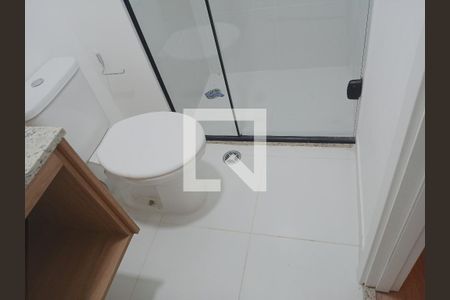 Banheiro de apartamento para alugar com 1 quarto, 25m² em Santa Ifigênia, São Paulo