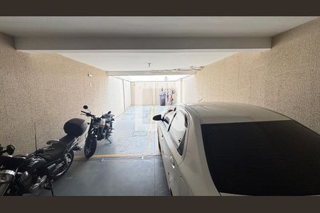 Garagem de apartamento para alugar com 3 quartos, 96m² em Jardim Santo Antônio, Santo André