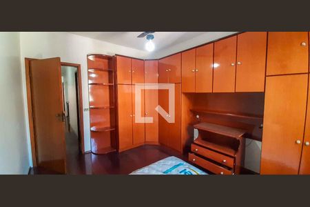 Quarto 1 de casa para alugar com 3 quartos, 232m² em Km 18, Osasco