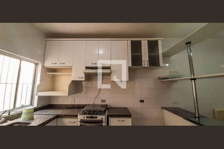 Cozinha de casa para alugar com 3 quartos, 232m² em Km 18, Osasco