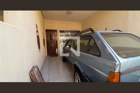 Garagem de casa para alugar com 3 quartos, 232m² em Km 18, Osasco