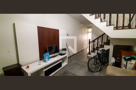 Sala de casa para alugar com 3 quartos, 232m² em Km 18, Osasco