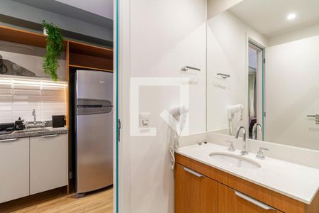 Banheiro de kitnet/studio para alugar com 1 quarto, 28m² em Pinheiros, São Paulo