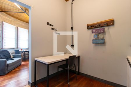 Escritório de apartamento para alugar com 1 quarto, 55m² em Centro, Curitiba