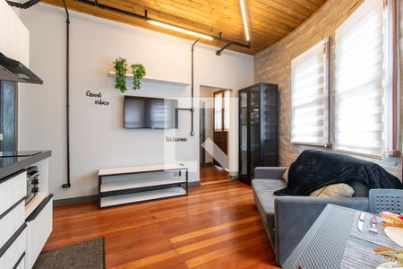 Sala/Cozinha de apartamento para alugar com 1 quarto, 55m² em Centro, Curitiba