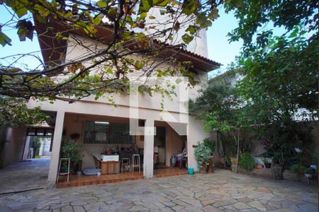 Quintal - Fundos de casa à venda com 5 quartos, 320m² em Jardim Europa, Porto Alegre