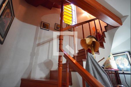 Escada  de casa à venda com 5 quartos, 320m² em Jardim Europa, Porto Alegre