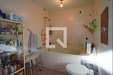 Banheiro da Suíte - Segundo Andar de casa à venda com 5 quartos, 320m² em Jardim Europa, Porto Alegre