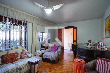 Sala de casa à venda com 5 quartos, 320m² em Jardim Europa, Porto Alegre